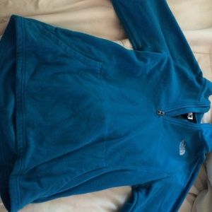 A cute north face fleece never worn
