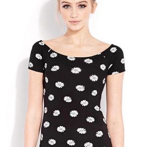 Daisy print body con dress|  short sleeve