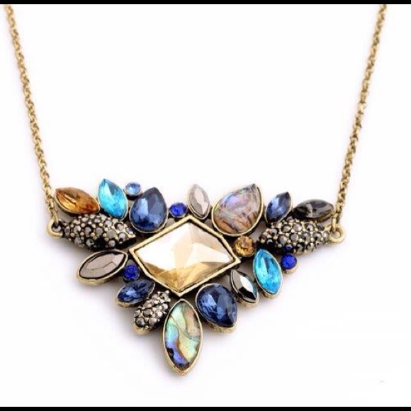 Jewelry - NEW! Sparkling Necklace NWOT