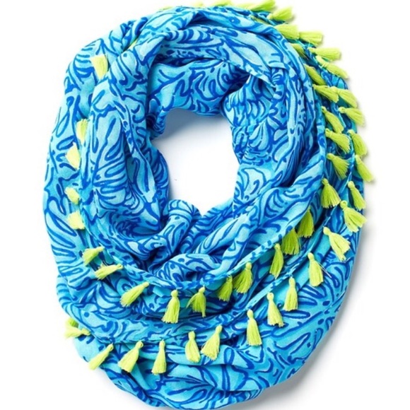 Riley Tassel Trim Scarf