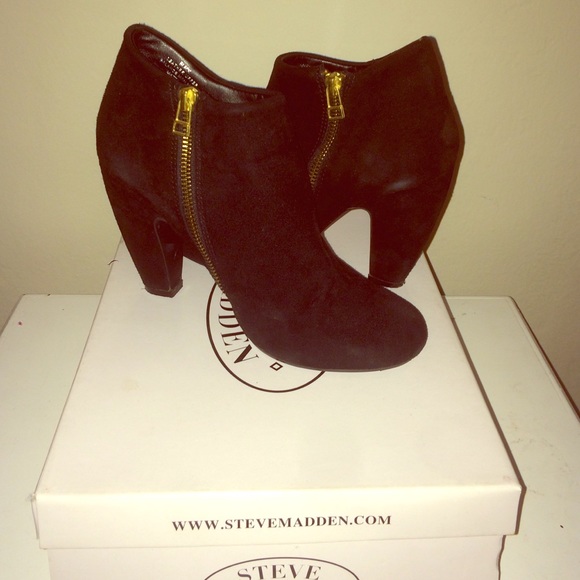 Suede Steve Madden booties