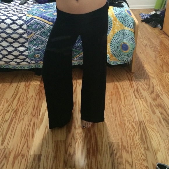 Super cute black stretchy book cut pants