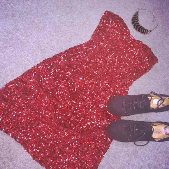 Sequin convertible sleeveless w/ removable strap