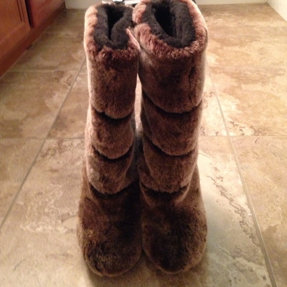 Tory burch fur boots size 8.5 brand new