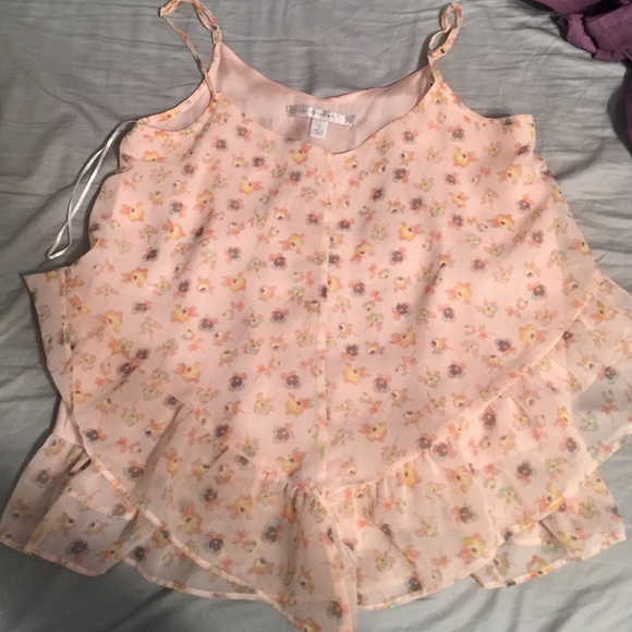 Lauren Conrad flowy top - Picture 1 of 2