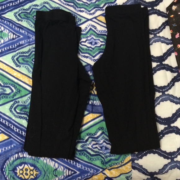 Two pairs on cotton on leggings