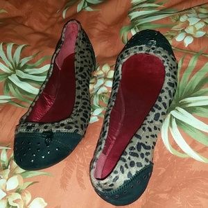 Tiger flats size 8