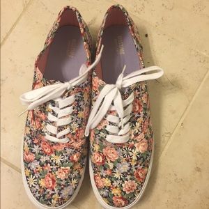 Flower shoes