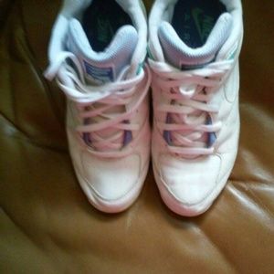 Nike lite 8,5 shoes white