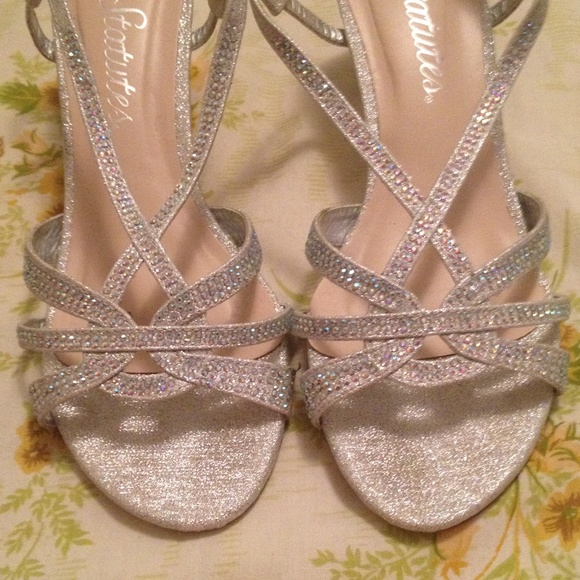Statutes high heels