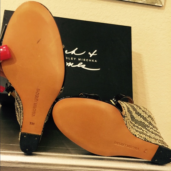 Badgley Mischka Gorgeous Wedges - Picture 3 of 4