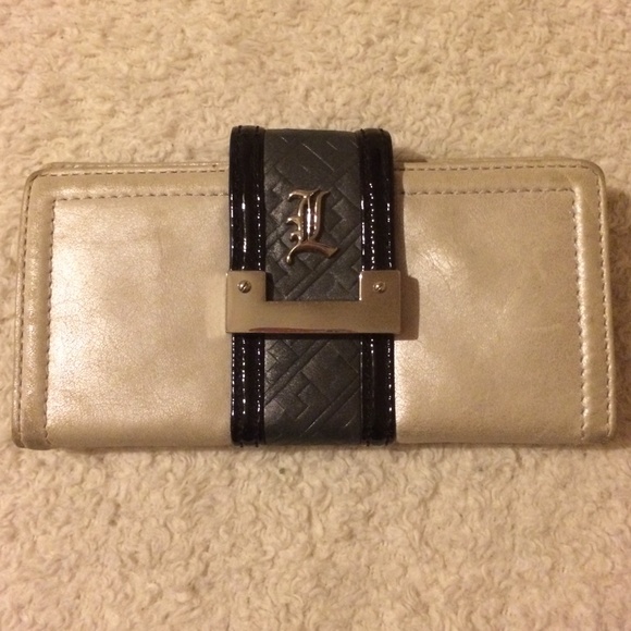 🌟SOLD🌟LAMB Frosted white lambskin Love wallet