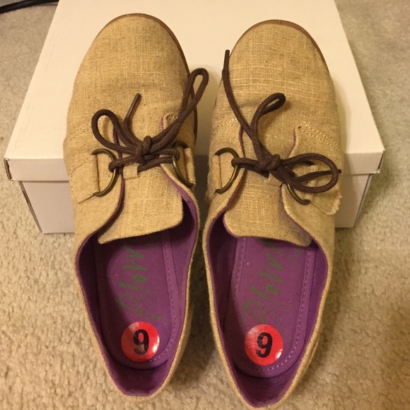 Casual shoes size 6