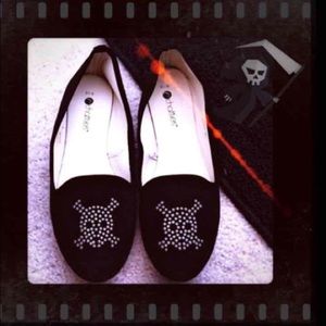 Chatties ~ Cross Bone and Skull Slip On's 💀😈