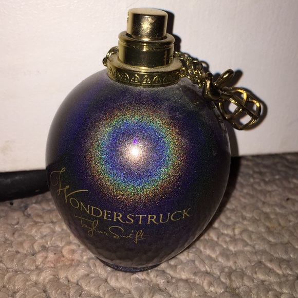 Wonderstruck perfume by Taylor Swift