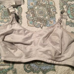 Maternity bras (2)