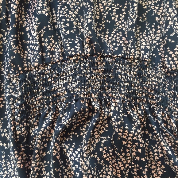 Satin flower tunic - Picture 2 of 3
