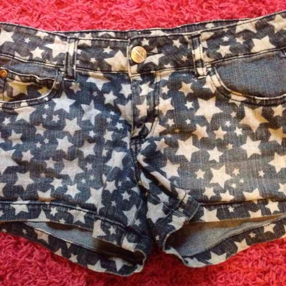 Star shorts