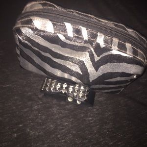Make-up bag and bracelet