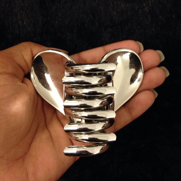 Silver heart hair clip - Picture 2 of 2