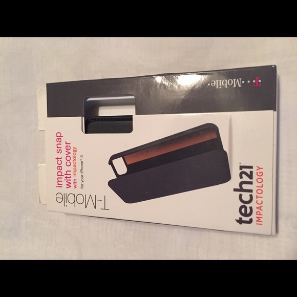 Tech 21 black iPhone 5/5s wallet case
