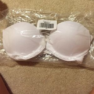 Hollister Co. White Perfect Push 'Em Up Plunge Bra