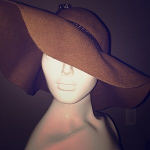 SOLD // Nine West Floppy Hat