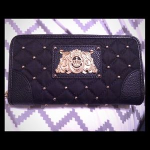 Juicy couture black and gold wallet🌺💗