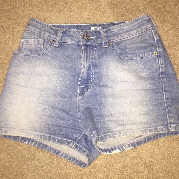High rise Urban Outfitters shorts! Size 24 - Picture 1 of 3