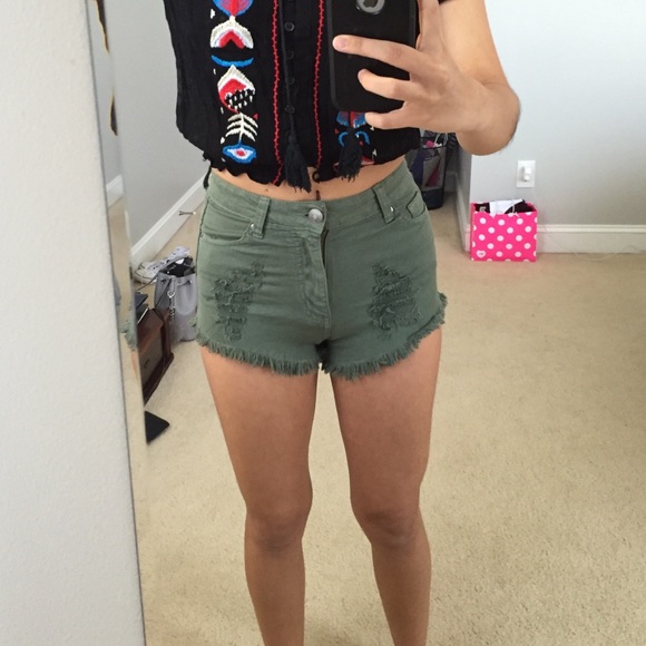 Army green distressed shorts - Picture 3 of 3