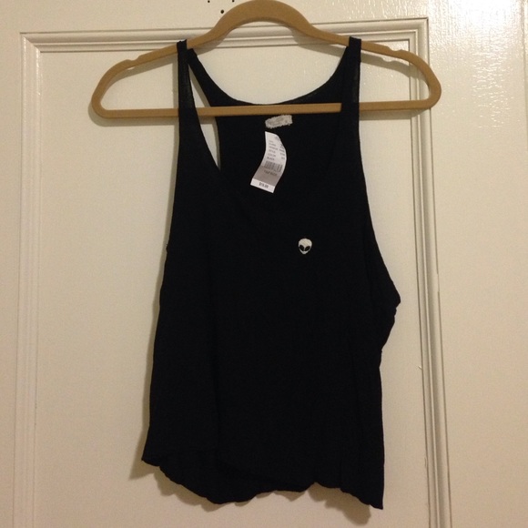 Black alien tank top