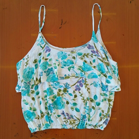 NW Cuuuute floral top!!