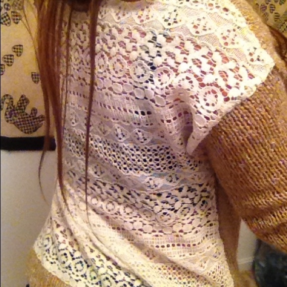 *TRADED* LACEY SWEATER - Picture 3 of 3