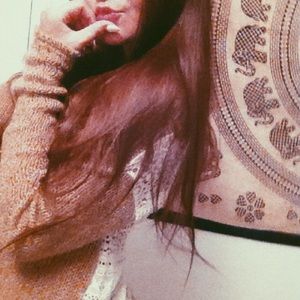 *TRADED* LACEY SWEATER