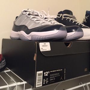 Jordan 11 low goergetown