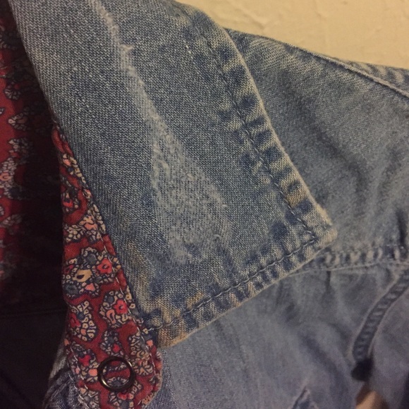 Jean jacket - Picture 2 of 3