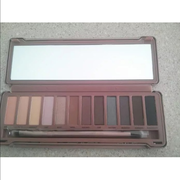 12 colors eyeshadows palette