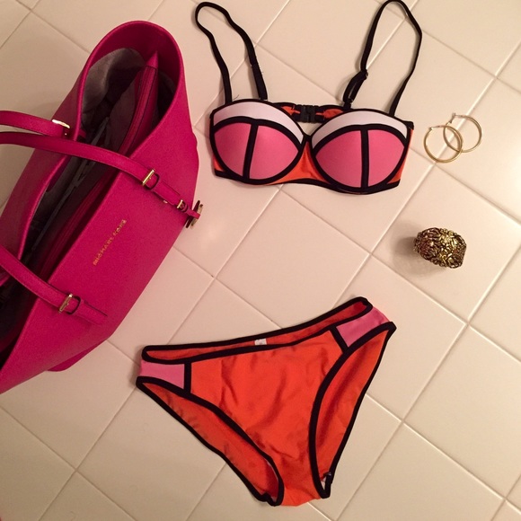 👙Color Block Bikini 👙. New without Tags - Picture 2 of 3