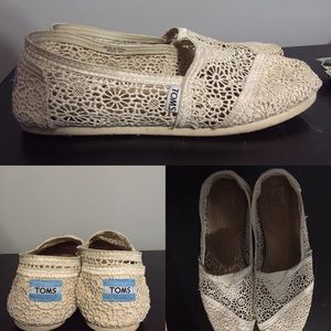 Lace toms