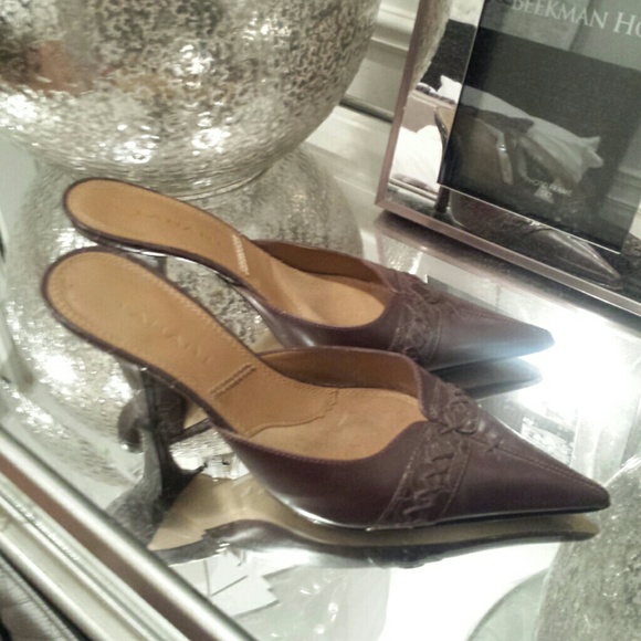Tahari brown shoes
