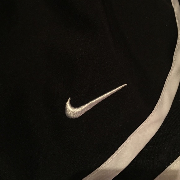 Nike running shorts - Picture 2 of 2