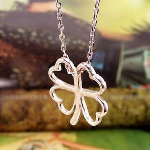 Korean stylish lucky flower necklace