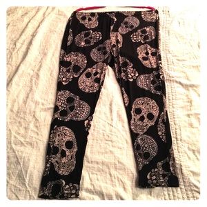 Torrid flower and jewels skull leggings