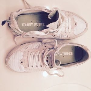 Women's sneakers