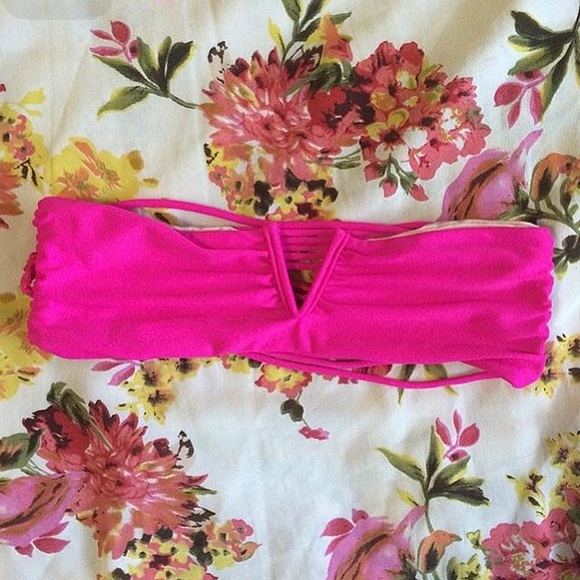 Acacia Ohia Top In Guava Pop