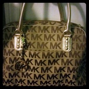 MK PURSE