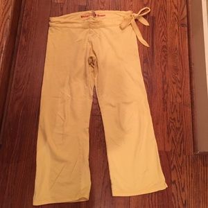 Twisted Heart cropped yoga pants