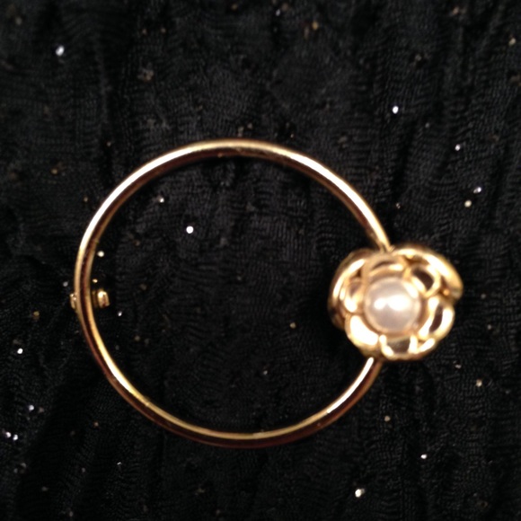 NWOT Yellow Gold Plated Lapel Pin