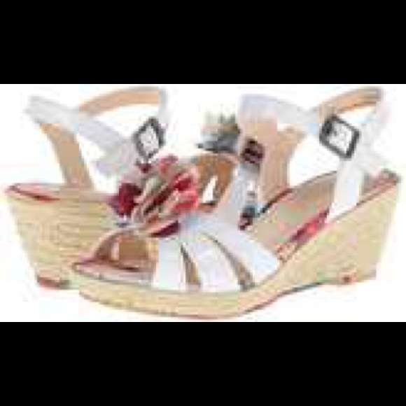 Nine West Youth Floral Wedges 💐🌷 - Picture 1 of 3