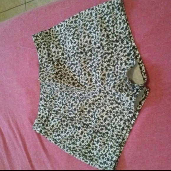 highwaisted flower shorts - Picture 1 of 2